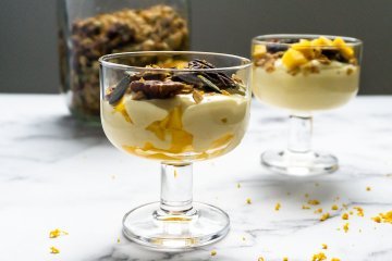 Appelsiini-mango jogurtti