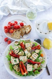Grillattu juustosalaatti