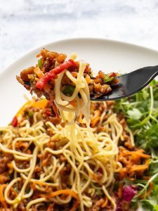 Vegejauhista ja nuudeleita