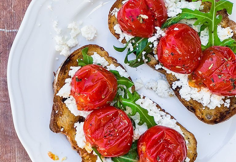 Grillattu ricotta-tomaattileipä