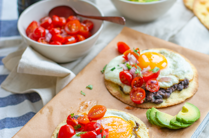 Meksikolainen tostada (Aamupala tortilla)