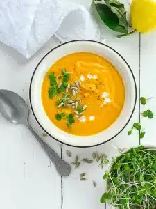 Herkullinen ja terveellinen porkkana-kookoskeitto