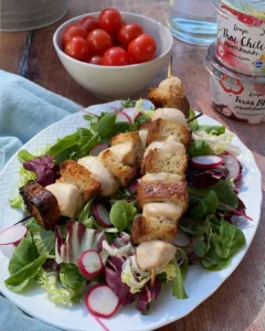 Grillatut-broilerileipavartaat-ja-helppo-dippi